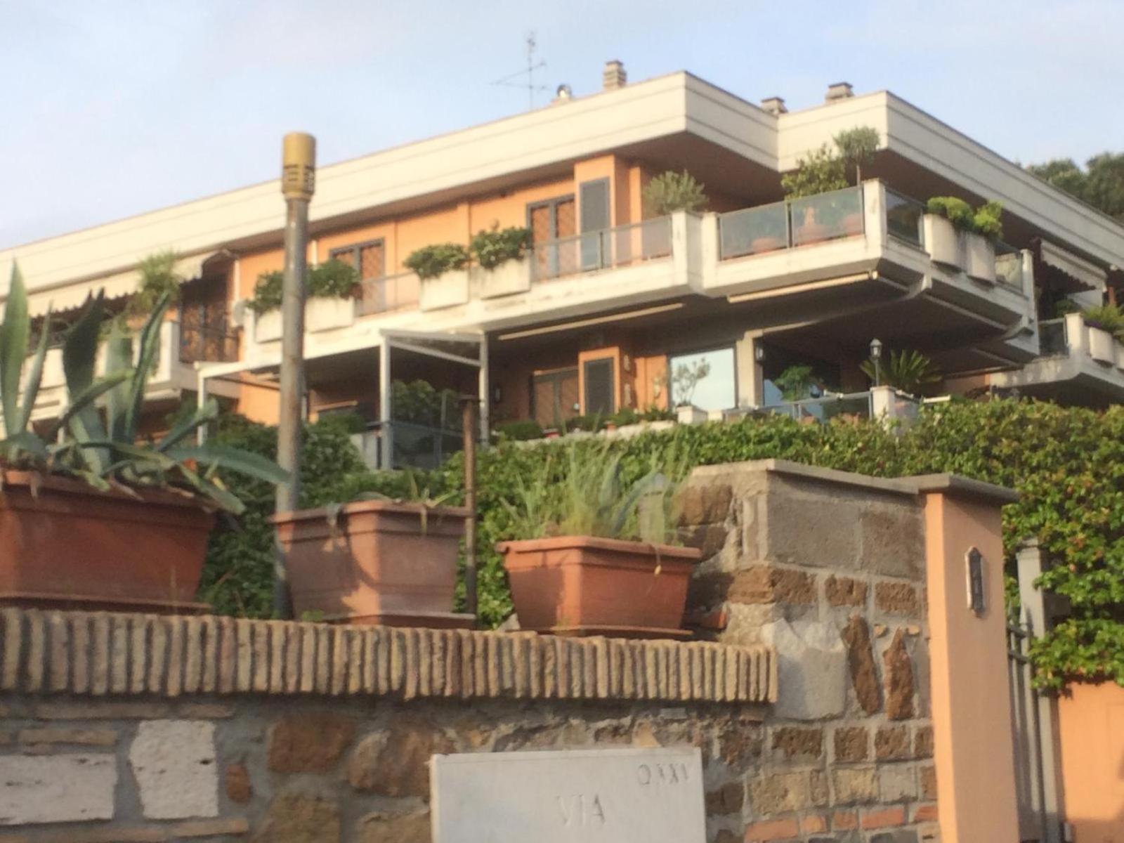 Domus Apartments Roma Esterno foto